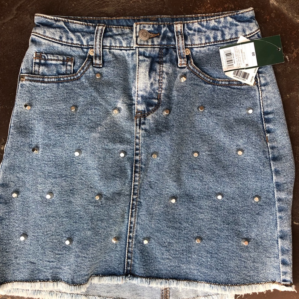 Wild Belle studded jean skirt NWT size 00